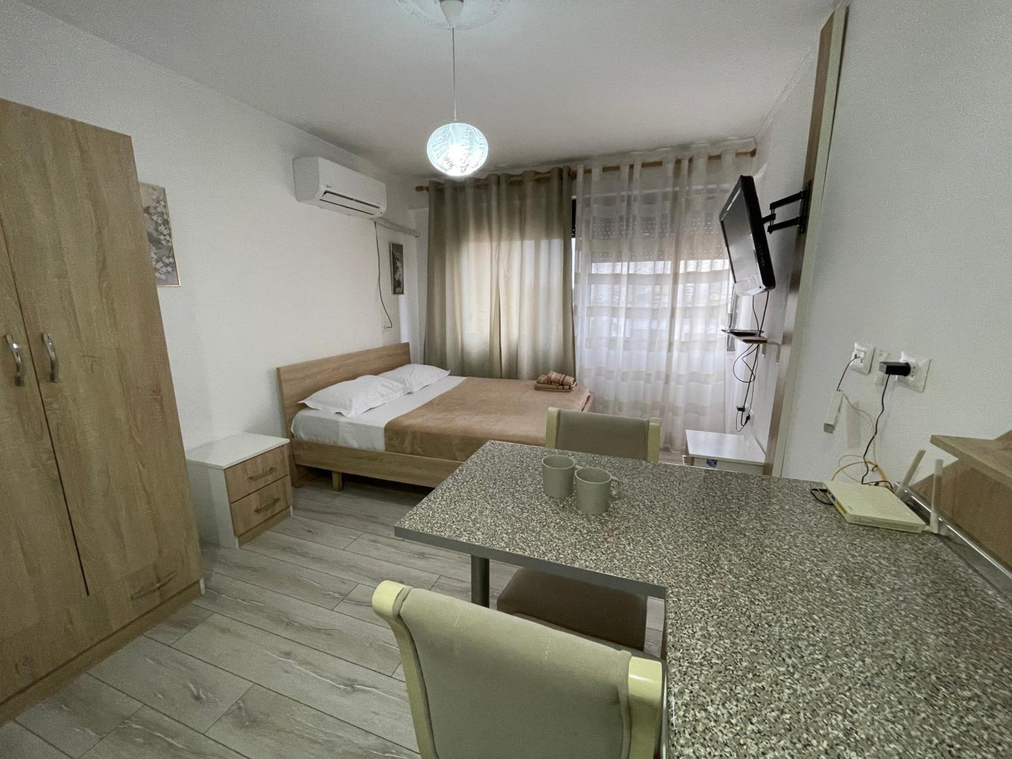 Downtown Modern Studio Apartment Tirana Exterior photo