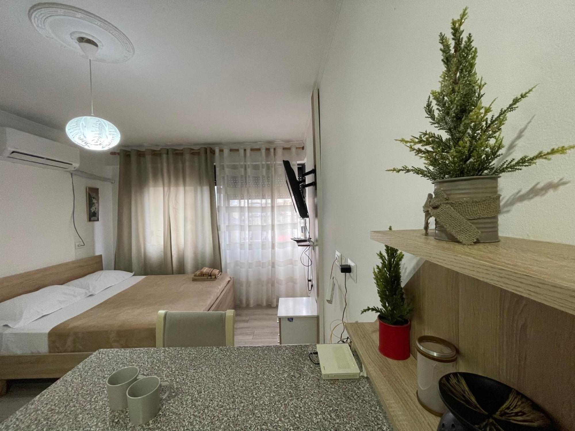 Downtown Modern Studio Apartment Tirana Exterior photo